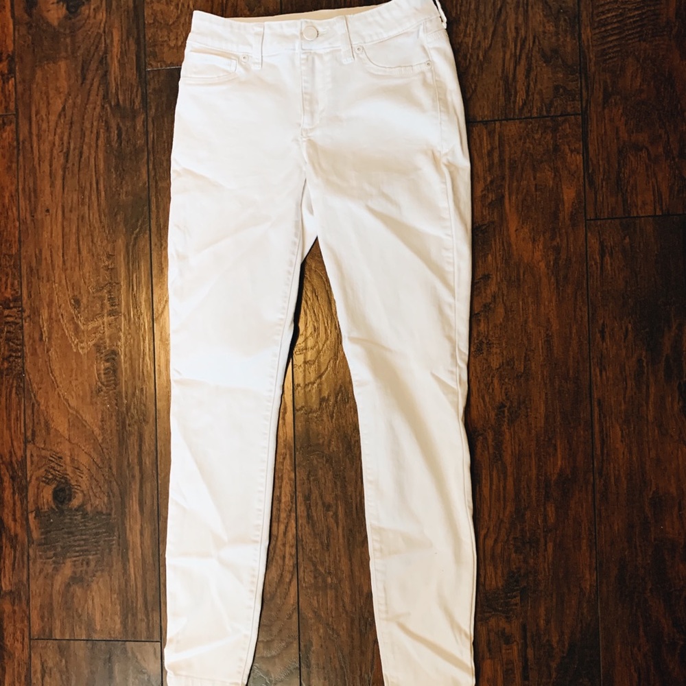 Maurice’s white jeggings